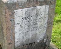 325. Nils Norman gravminne.jpg