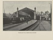 Toghallen omkring 1904. Fra Norsk Hoved-Jernbane i femti Aar, 1904.