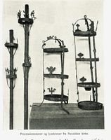 Prosesjonsstaver og lysekroner. Fra boka Nesodden herred, utgitt 1924.