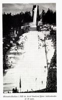 Holmenkollbakken i 1929 da Arvid Smedsrud flyttet bakkerekorden til 50 m. Foto: Ranheim: Norske skiløpere : Østlandet sør, 1956
