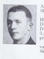 Sjåfør Kåre Amundsen, f. 1918 i Skoger. Hopp. Foto: Ranheim: Norske skiløpere