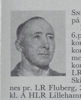 John Snersrud fra Gulsvik hadde hopp og kombinert som spesialfelt. Utsendt av NSF som instruktør og propagandaløper i Japan 1929. Autorisert kretsdommer i hopp fra 1947. Tildelt Telemarken skiforbunds medalje og Rjukan ILs æresmedalje. Foto: Ranheim: Norske skiløpere