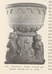 Døpefonten, trolig fra Gotland, laget omkring 1200. Fra Nøtterø, utgitt 1922.