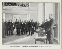 Folkeavstemningen 1905 i Porsgrunn rådhus. Foto: Lund, Carl: Porsgrund 1807-1907