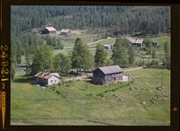 Rindebakken på flyfoto i 1961. Foto: A. Schrøder, "Widerøe Flyveselskaps flyfoto fra Fyresdal kommune : Rindebakken, Hauggrend." Nasjonalbiblioteket.