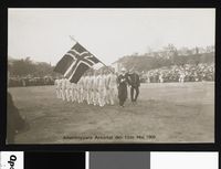 292. No. 84. Athentroppens Ankomst den 13de Mai 1906 - no-nb digifoto 20140612 00009 blds 03803.jpg