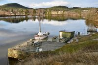 Bua brygge i enden av Buavegen. Foto: Roy Olsen (2021).