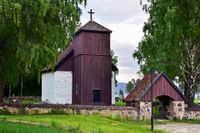 Løkkabakken 15, Romnes kirke. Foto: Roy Olsen (2020).