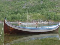 Nordlandsbåtar i Vefsna. Foto: Knut Skorpen (2007).