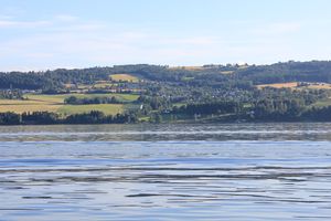 Nordlia sett fra Mjøsa.jpg