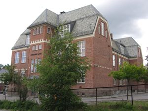 Nordstrand skole Oslo 2013.jpg