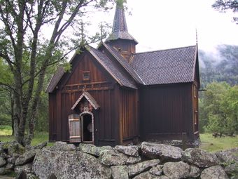 Nore stavkirke.jpg