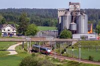 Siloanlegget i Vestby sentrum med Østfoldbanen i forgrunnen. Foto: Leif-Harald Ruud (2010).