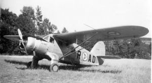 Noe av det største som landet på Lier Flyplass var nok Luftforsvarets ti-seters transportfly av typen Norduyn Norseman. Fotografert av Ragnar Kjos ca. 1955. Klikk på bildet for å se stor utgave