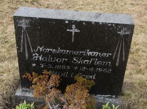 Norskamerikaner Skaflem gravminne Veggli.jpg