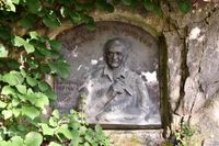 Minneplate for Thorbjørn Lie-Jørgensen ved Notodden kirke. Foto: Roy Olsen (2018).