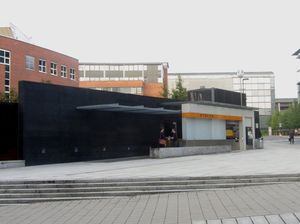 Nydalen stasjon Oslo 2013.jpg