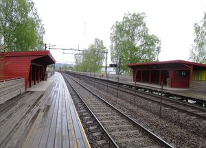 Nyland holdeplass Hovedbanen 2015.jpg