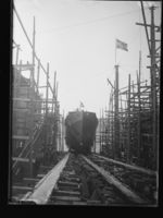 Sjøsetting, mellom 1899 og 1930. Foto: Narve Skarpmoen .