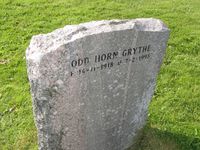NRK-mannen Odd Grythes gravminne på Voksen kirkegård. Foto: Stig Rune Pedersen