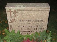 Gravminne for teolog Oddmund Hjelde. Foto: Stig Rune Pedersen