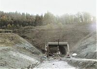 Oktober 2002: Munningen av miljøtunnelen - før sprengningen av fjelltunnelen er påbegynt.