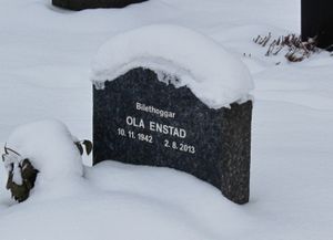 Ola Enstad gravminne Oslo.jpg