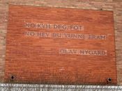 Detalj fra endevegg, Olav Nygards veg 8 i Oslo: sitat fra Nygard-dikt. Foto: Stig Rune Pedersen