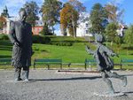 Marit Wicklunds statue av Olav V i Kongeparken i Tromsø fra 1994. Foto: Elin Olsen