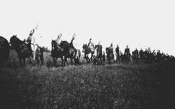 Prosesjonen ankommer.