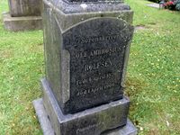 Gravminne, Ole Ambrosius Rolfsen, overettssakfører, sorenskriver, ordfører i Drammen. Foto: Stig Rune Pedersen