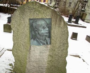 Ole Georg Gjøsteen gravminne.jpg
