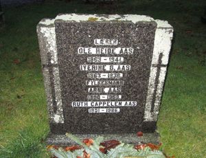 Ole Heide Aas gravminne Tønsberg.jpg