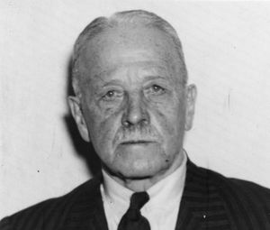 Ole Sverre foto ca. 1940.jpg