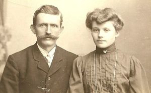 Ole og Christine i 1910.jpg