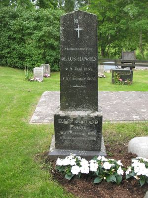 Oppegård kirke - gravminne Stationsmester Claus Hansen.JPG