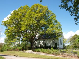 Oppegård kirke sommer.jpeg