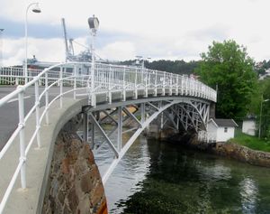 Ormsundbrua Oslo 2013 2.jpg