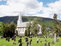 Ørskog kyrkje. Foto: Halvard Hatlen (2008).