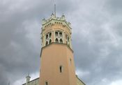 Tårnet på Oscarshall i 2005, før det fikk tilbake den originale fargen. Foto: Stig Rune Pedersen