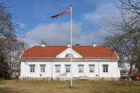 Byggveien 15, hovedbygningen på Manglerud gård. Foto: Roy Olsen (2013).