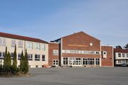 Oslo, Plogveien 24, Manglerud videregående skole.jpg