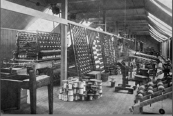 Fra varpesalen (klargjøring/renning av vev) på loftet. Foto: Norsk Teknisk Museum (1914).