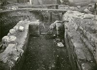 Under arkeologisk utgravning. Foto: Ukjent / Riksantikvaren (1919).