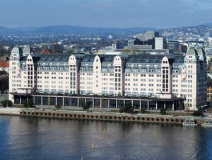 Oslo havnelager sett fra Munchmuseet april 2022.JPG