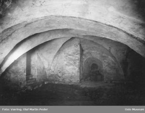 Oslo ladegård, kjeller med hvelv fra bispeborgen OB.F00894.jpg