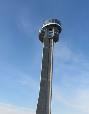 Oslo lufthavn Gardermoen tårnet.JPG