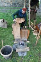 Smie lagd av tegl og blåleire. Foto: Chris Nyborg (2015).