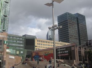 Oslo sentralstasjon Jernbanetorget Oslo 2009.jpg
