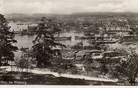 Bak til høyre på dette postkortet fra 1933 ses Havnelageret. Foto: Stig Rune Pedersen